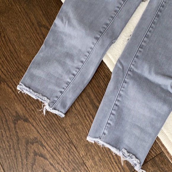 American Eagle Distressed Ankle Mid Rise Jegging - Picture 10 of 14